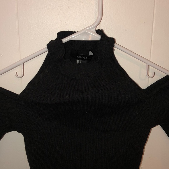Forever21 cold shoulder sweater - Picture 3 of 5